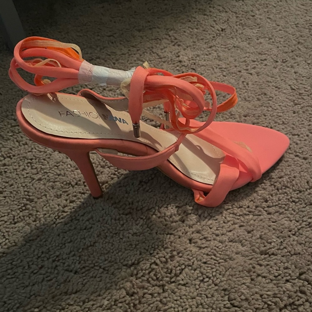 Heels - Picture 3 of 3